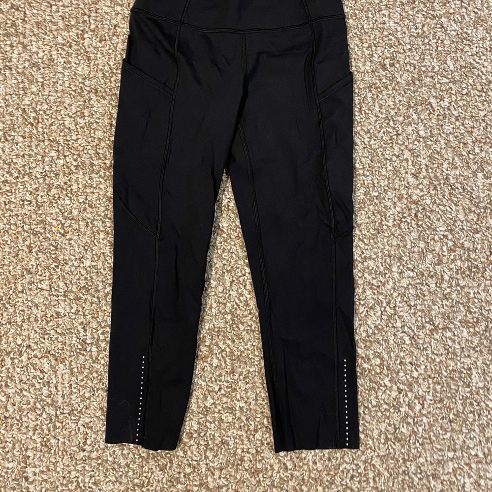 BRAND NEW LULU LEMON CROPPED LEGGINGS